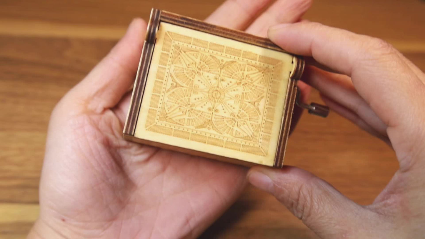 1PC Engraved Wooden Musical Box - Personalized Mom to Daughter Gift - Colorful, Laser-Crafted Art with You Are My Sunshine Tune - Perfect for Birthday, Mothers Day, Thanksgiving